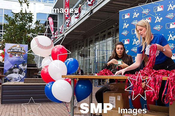 Major League Baseball Opening Week Watch Party, Rocks Brewing Company, Sydney, 9 April 2015. (Andy Cheung/SMP Images 2015)