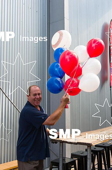 Major League Baseball Opening Week Watch Party, Rocks Brewing Company, Sydney, 9 April 2015. (Andy Cheung/SMP Images 2015)