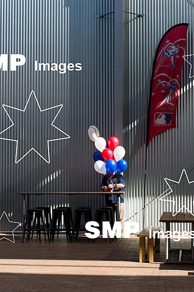 Major League Baseball Opening Week Watch Party, Rocks Brewing Company, Sydney, 9 April 2015. (Andy Cheung/SMP Images 2015)