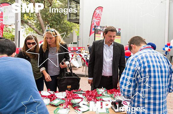 Major League Baseball Opening Week Watch Party, Rocks Brewing Company, Sydney, 9 April 2015. (Andy Cheung/SMP Images 2015)