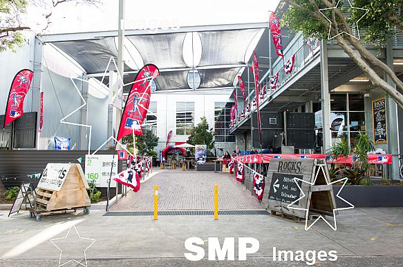 Major League Baseball Opening Week Watch Party, Rocks Brewing Company, Sydney, 9 April 2015. (Andy Cheung/SMP Images 2015)