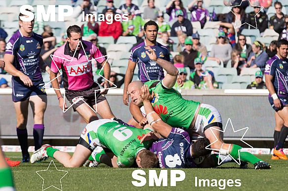 Jesse Bromwich palms Terry Campese